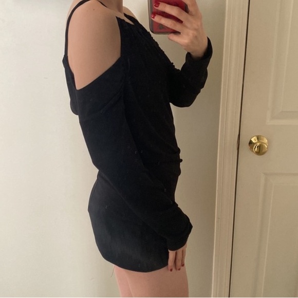 Julian Chang Black Cold Shoulder Top - Picture 3 of 9